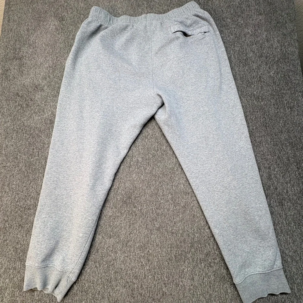 Nike sportswear club